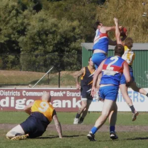 2012_04_15_round_2_35s_vs_moorabool_valley_016.jpg